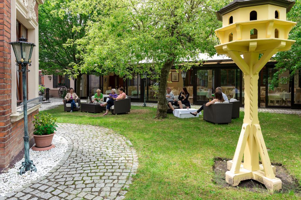 Hotel Schwarzer Adler Tangermünde Eksteriør bilde